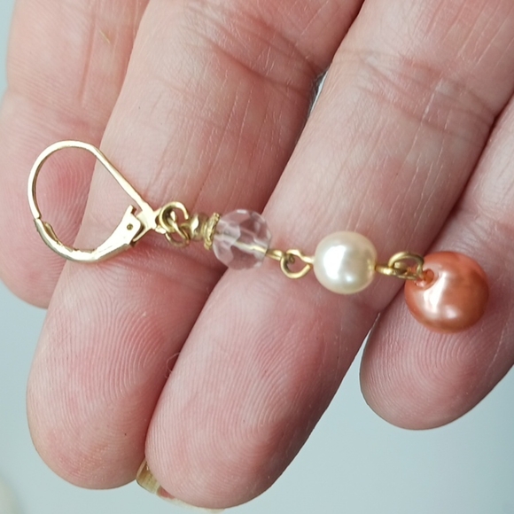 Elegant Gold and Pearl Drop Earrings - Picture 5 of 9